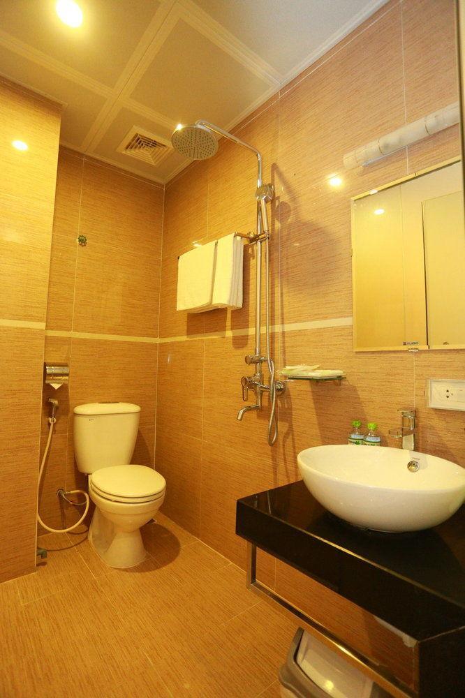 Oyo 210 Saki Hotel Hanoi Zewnętrze zdjęcie